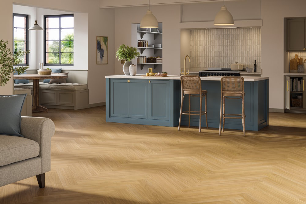 Küche mit Fischgrät-Parkett